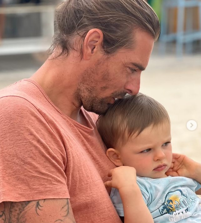 Camille Lacourt with his son