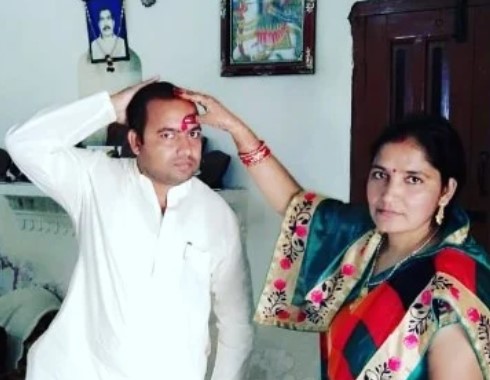 Mahant Shri Omendra Maharaj with his sister