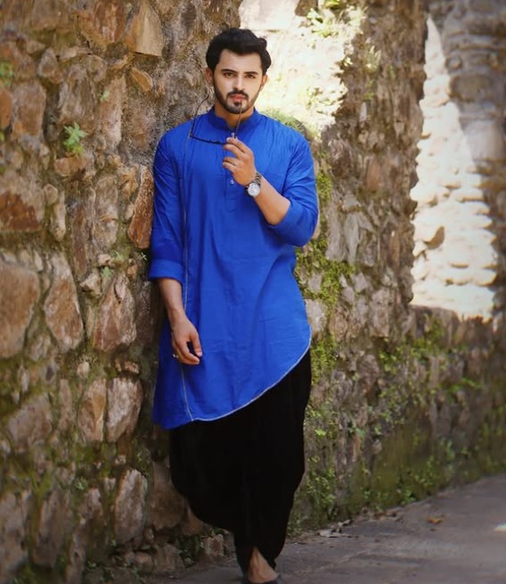 Nikhlesh Rathore height