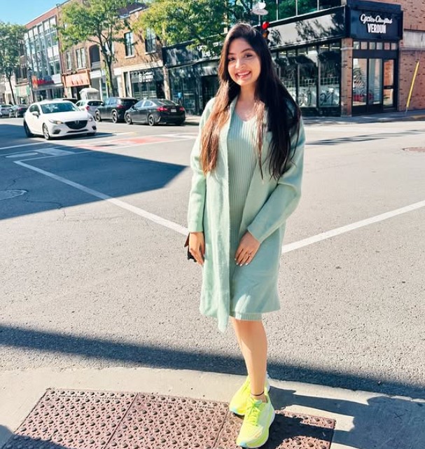 Puja Joshi height
