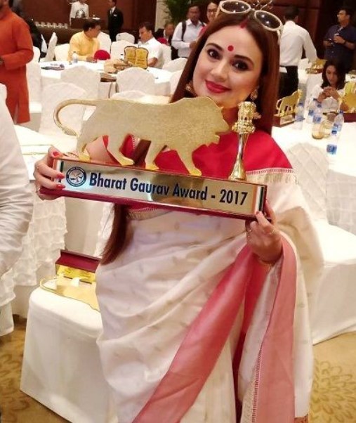 Shalini Kapoor Sagar won the Bharat Gaurav Award in 2017
