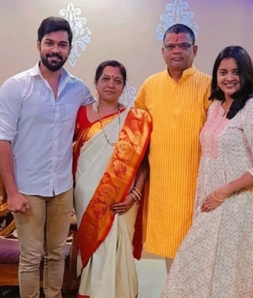 Shivakumar Marihal with his family