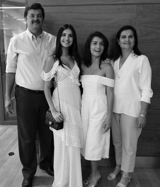Tara Sutaria with her parents and sister