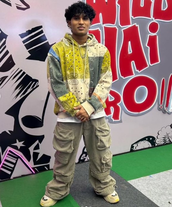 Yash Dandge height