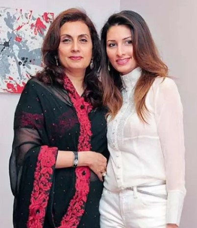 Zulfi Ravdjee's wife Amina with daughter Zainab