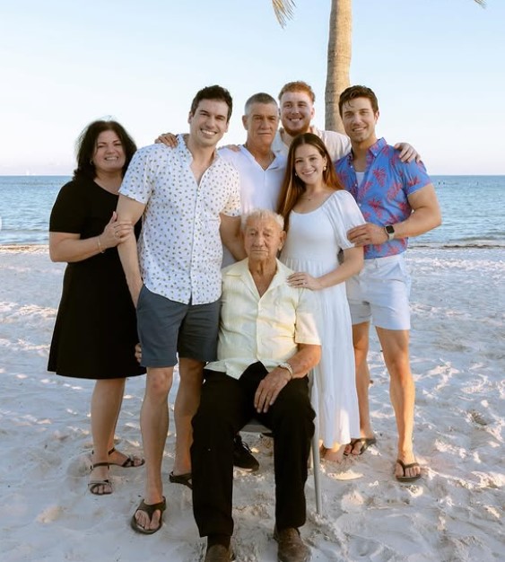 Gio Benitez with his family