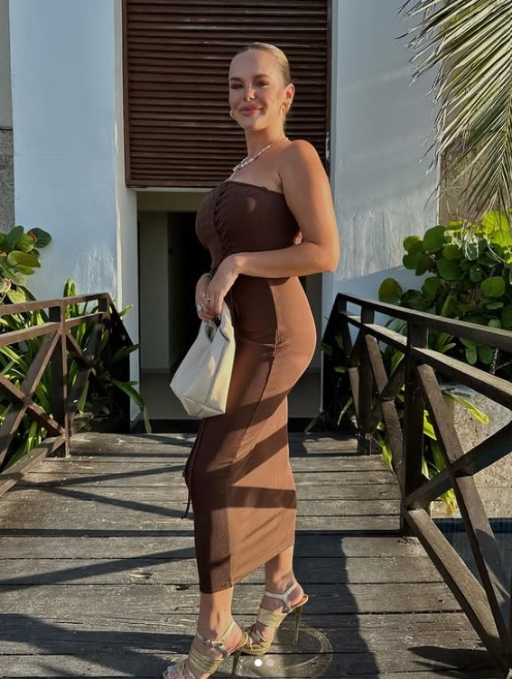 Taylor Rue height