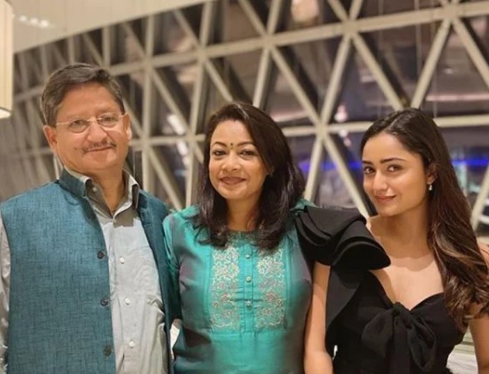 Tridha Choudhury with her parents