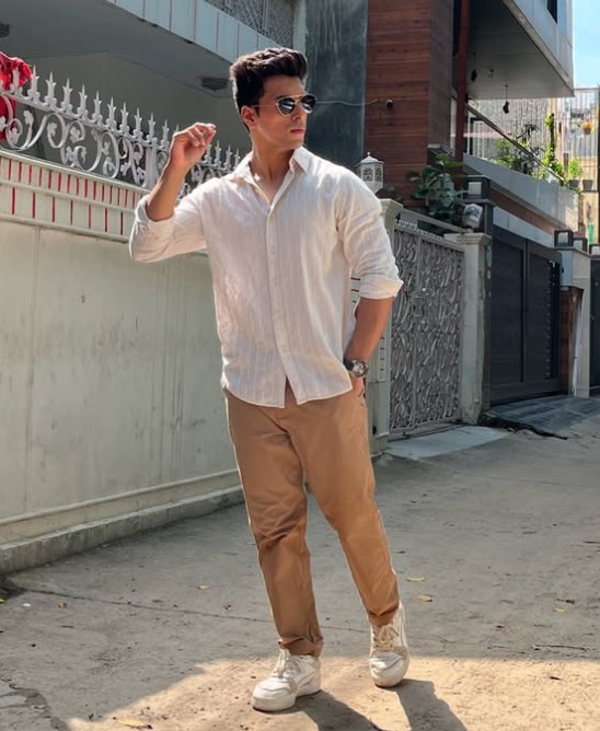Vaibhav Mahajan height