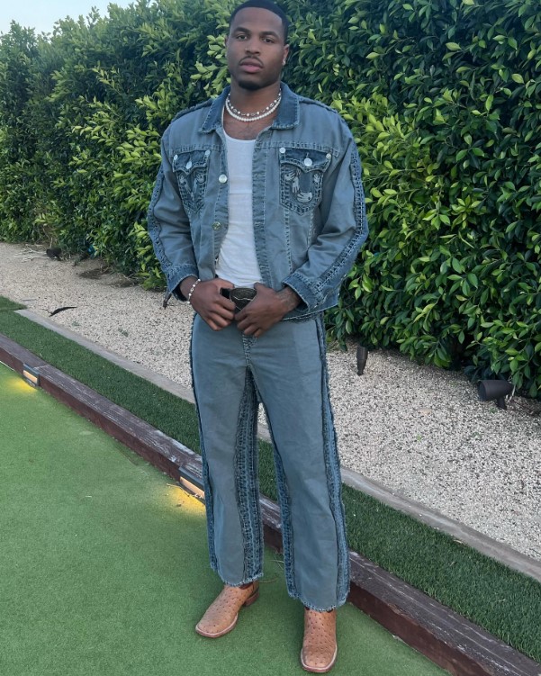 Zay Wilson height