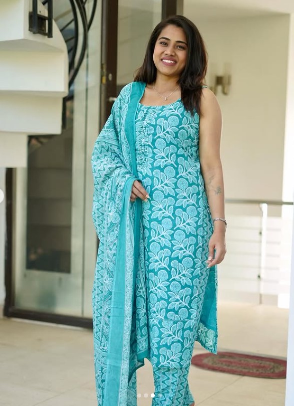 Aarthi Subash height