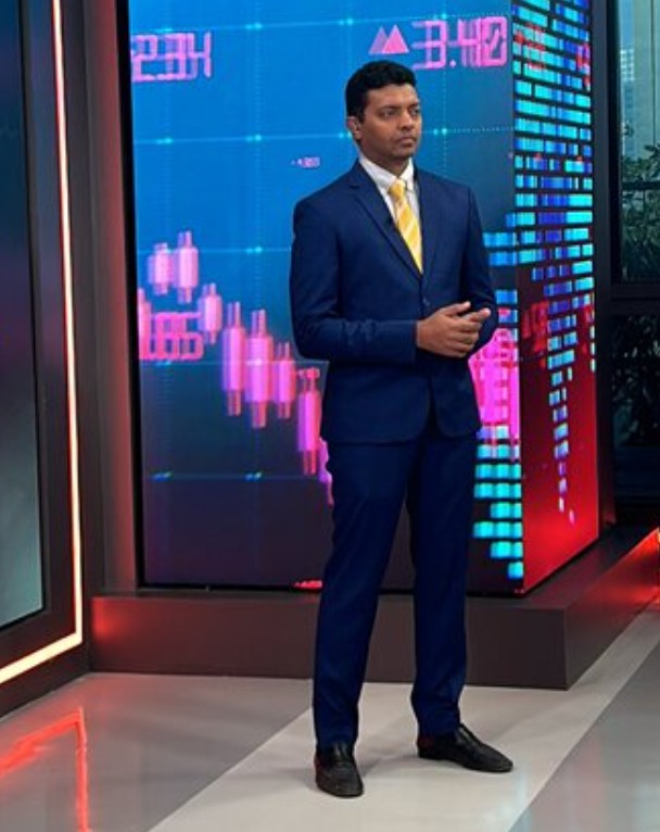 Agam Vakil height
