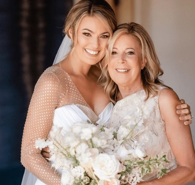 Amanda Balionis with her mom
