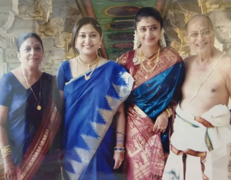 Kaniha with her parents and sister