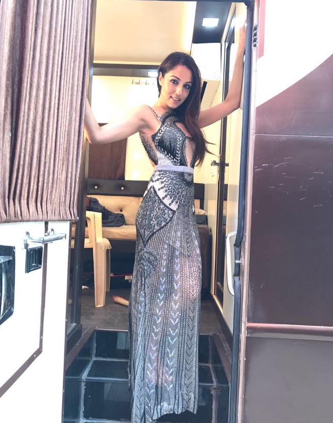 Lekha Washington height