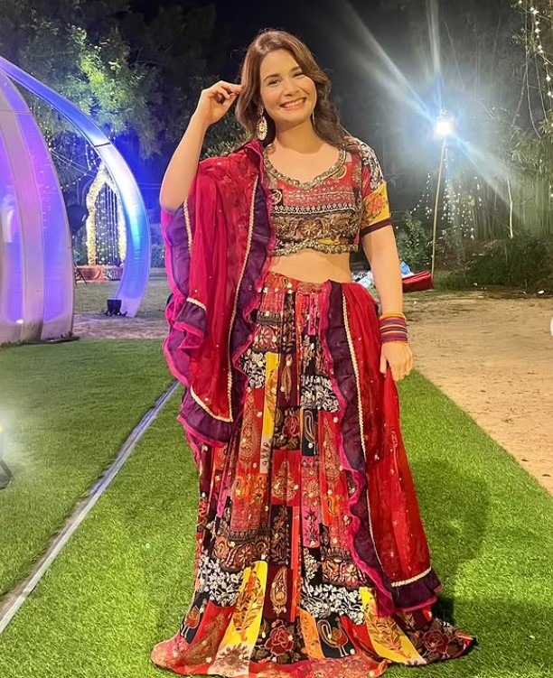 Tanya Purohit height