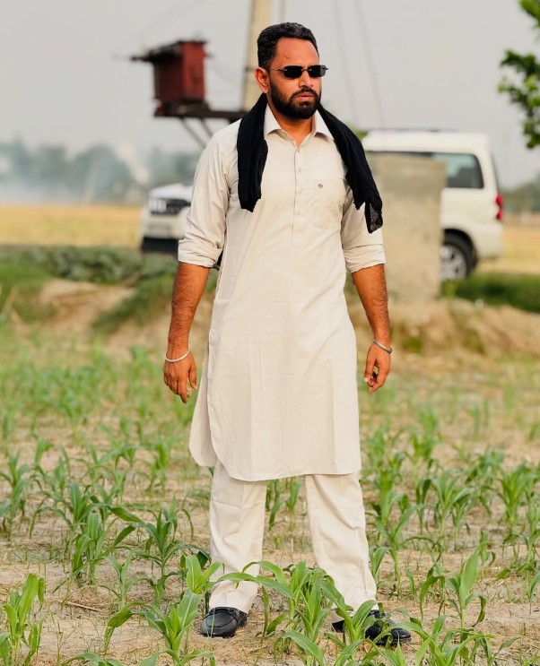 Bhaana Sidhu height