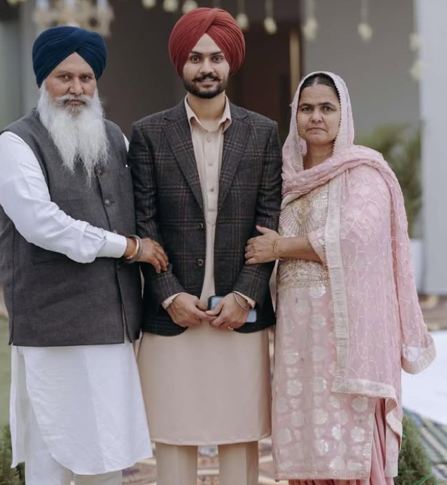 Himmat Sandhu with his parents