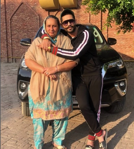 Jaggi Kharoud with his mom