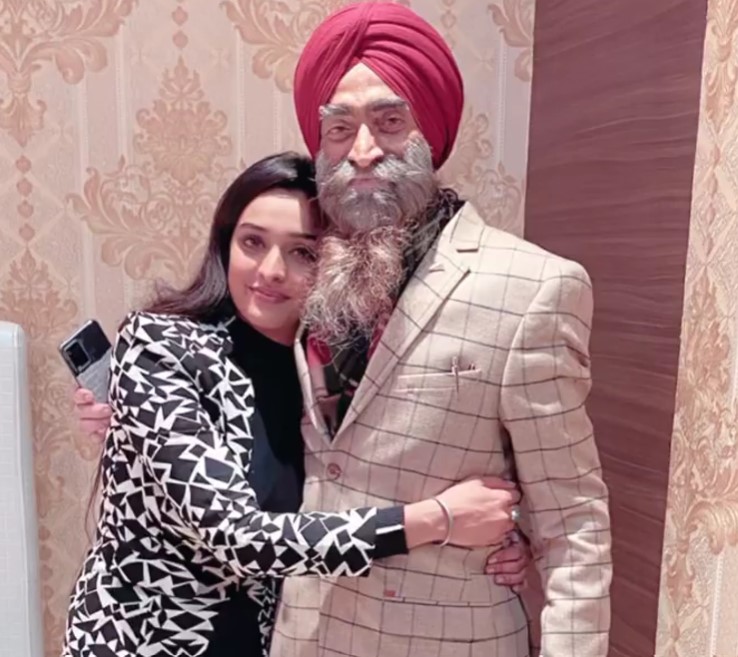 Janvir Kaur with her dad