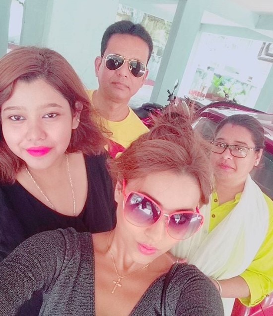 Pamela Mondal with her family