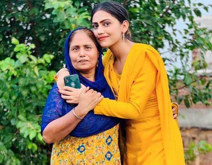 Ravvi Kaur Bal with her mother