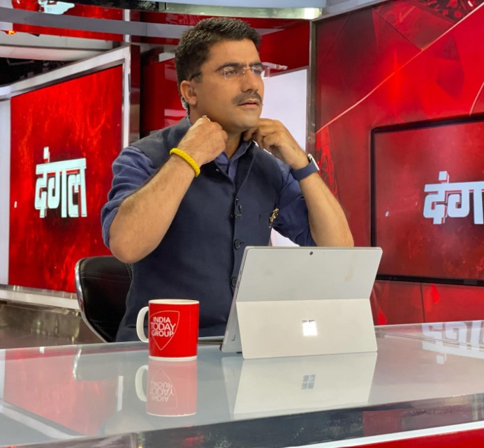 Rohit Sardana (Aaj Tak), Age, Death, Wife, Daughter, Salary