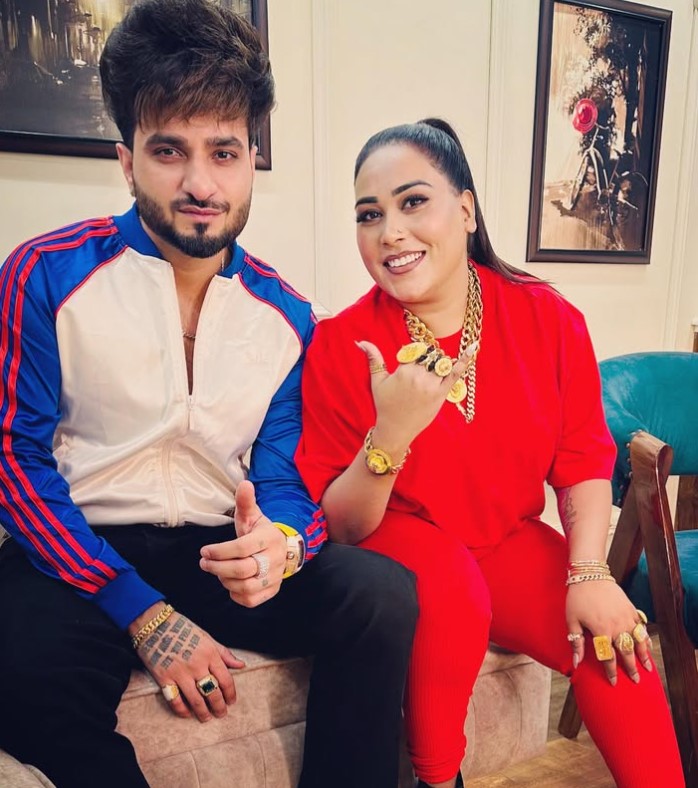Saajz with his wife