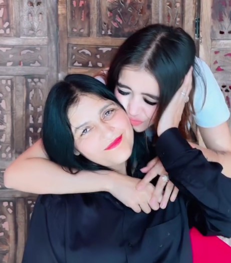 Shivani Dhiman with her mom