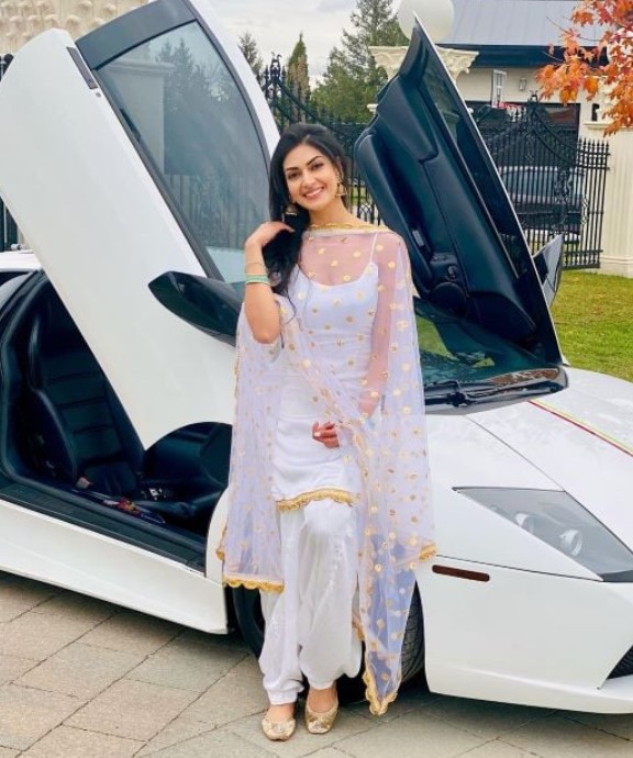 Yesha Sagar net worth
