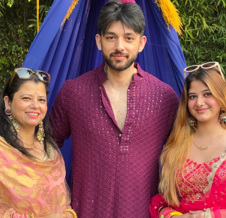 Dhruv Malik with his mom and sister