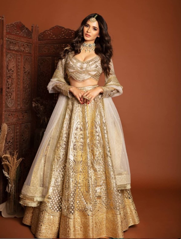 Manika Sheokand height