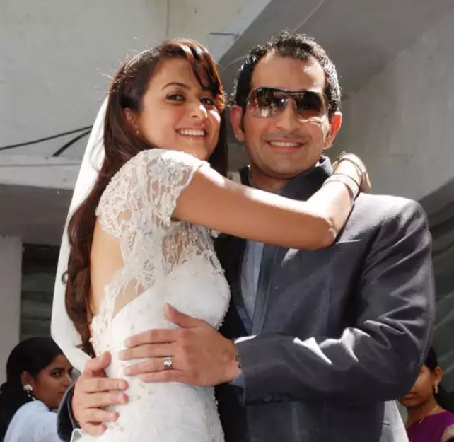 Shakeel Ladak and his wife's wedding image