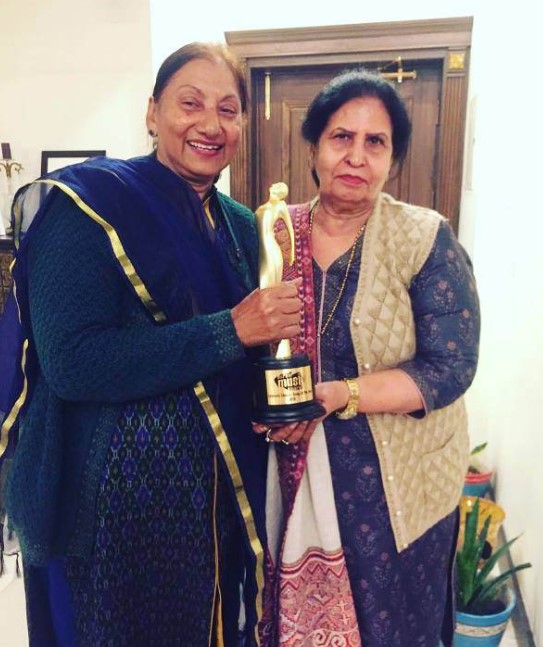 Shalini Talwar's mother (left) with Honey Singh's mother