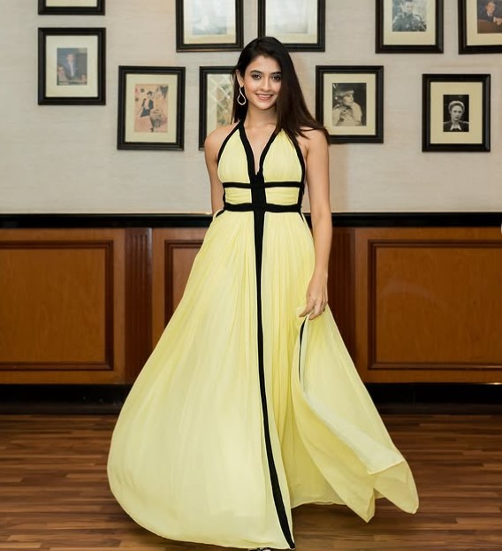Shivangi Khedkar height