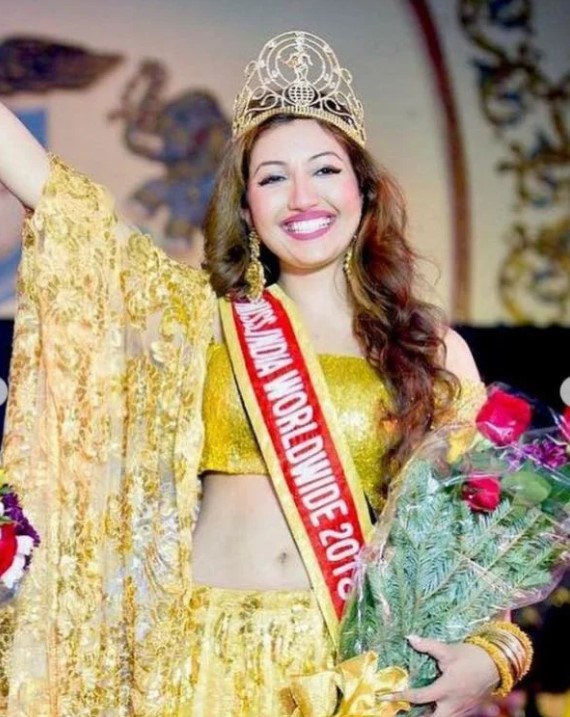 Shree Saini after winning the title Miss India Worldwide in 2018