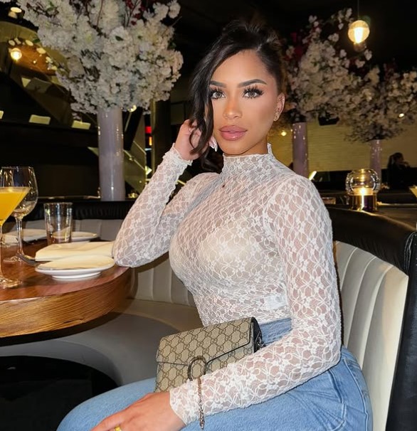 Amaya Espinal bio