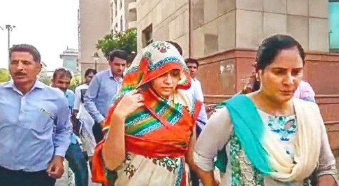 Apoorva Shukla Being Arrested