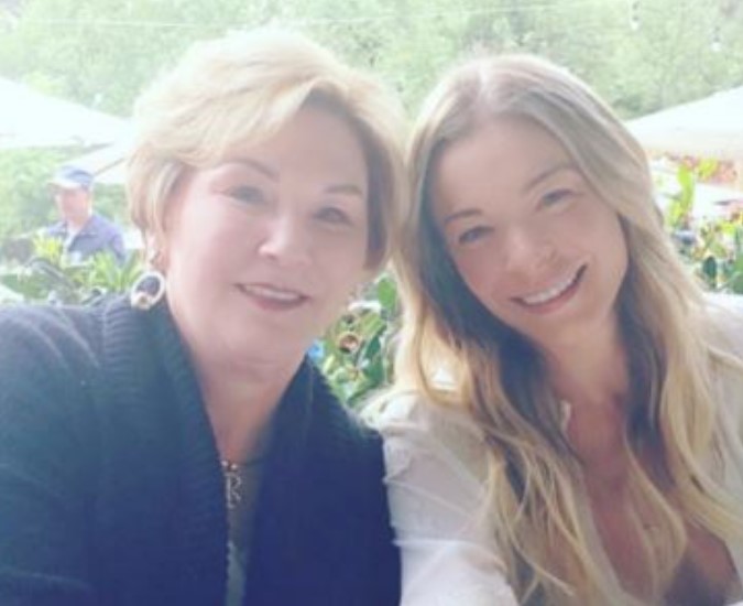 Belinda Butler Rimes with her daughter LeAnn Rimes