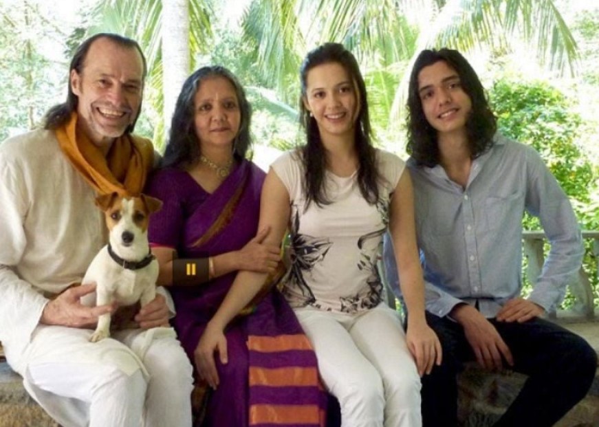 Isha Sharvani with her parents and brother