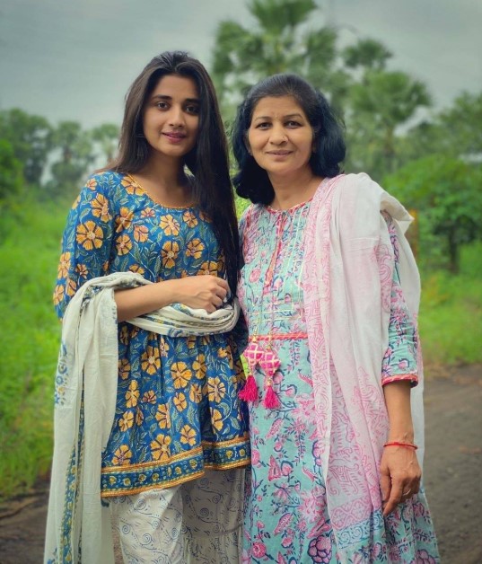 Kanika Mann with her mother