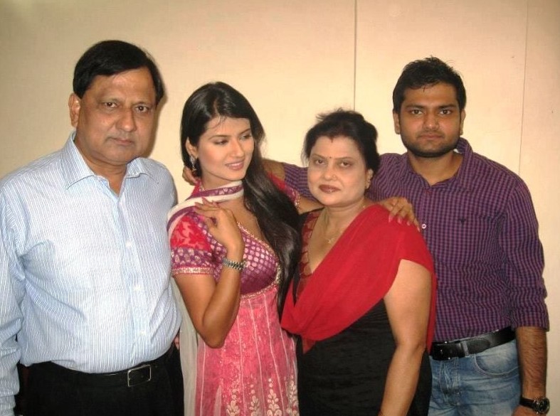 Kratika Sengar with her family