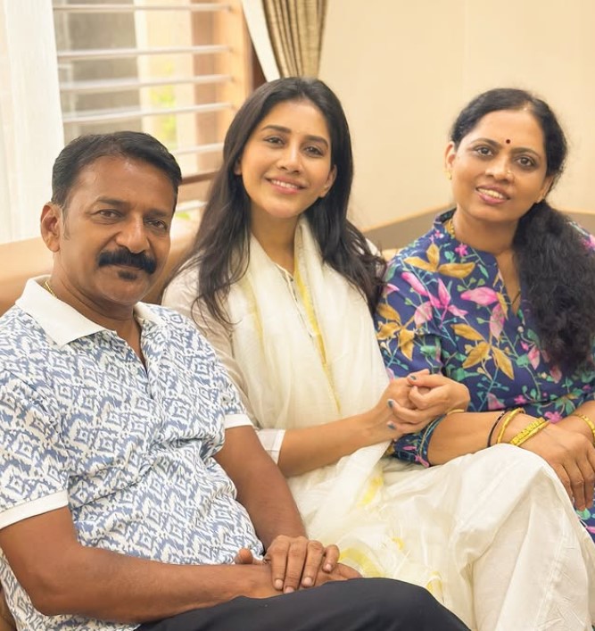 Nabha Natesh with her parents