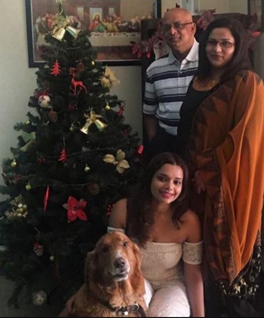 Nidhi Sunil's parents and sister