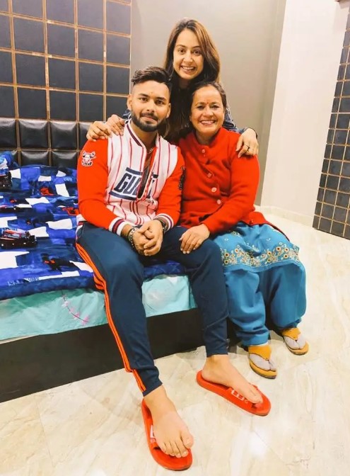 Rajender Pant's son, daughter and wife