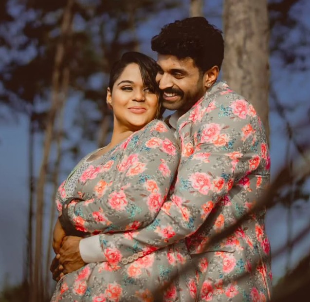 Ramya NSK with her husband