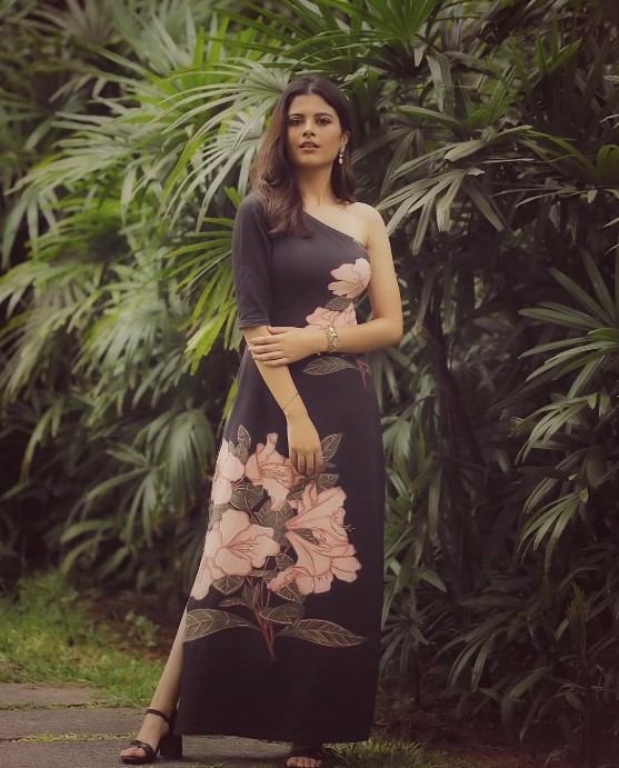 Sanjana Krishnamoorthy height