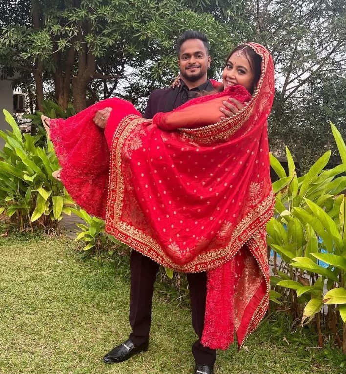 Shanawaz Shaikh and Devoleena Bhattacharjee's wedding image