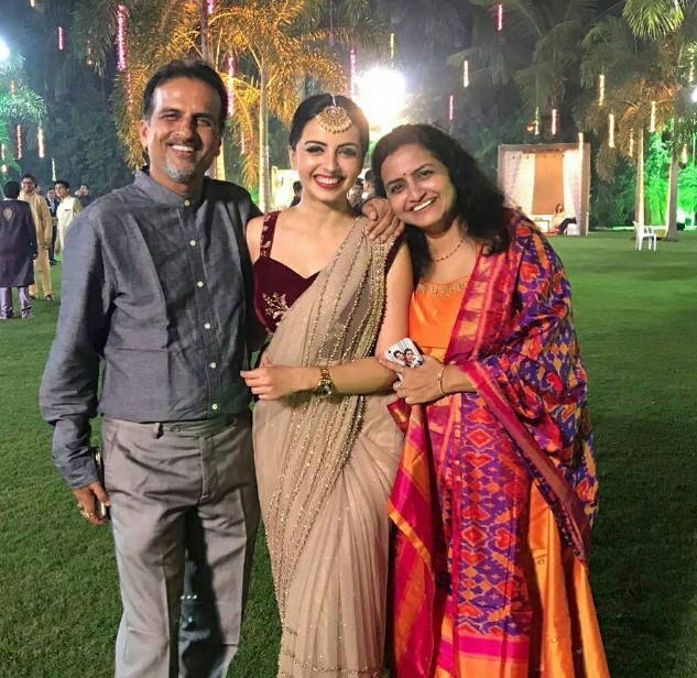 Shrenu Parikh with her parents