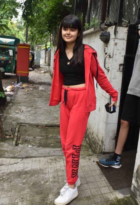 Ariana Mukherji height